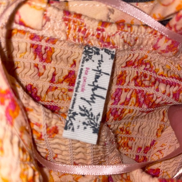 Floral print, Adjustable shoulder straps, Smocked bodice, never been worn. - Picture 2 of 5